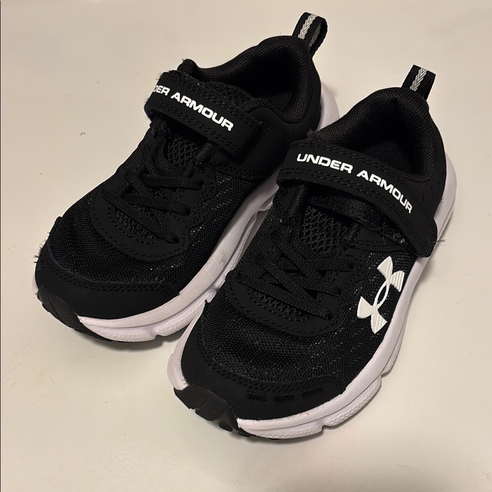 Under Armour Kids Black Sneakers